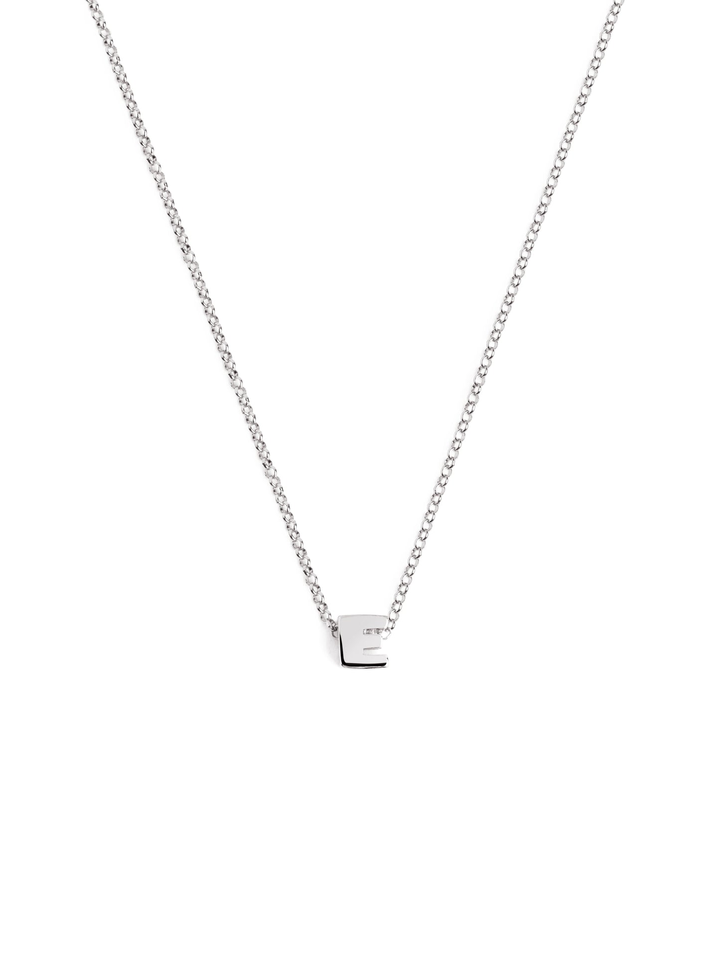 Zilveren ketting met gepersonaliseerd initiaal