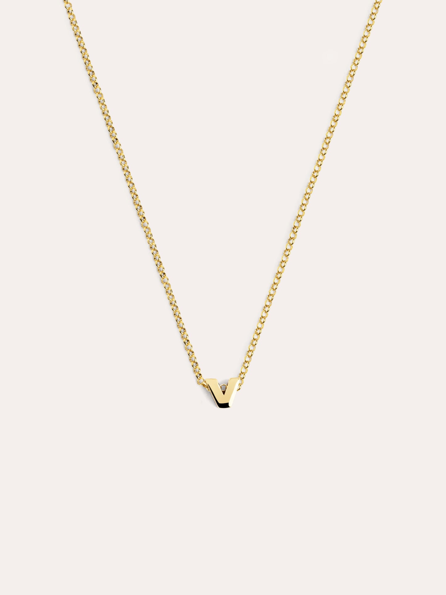 Gouden ketting met gepersonaliseerd initiaal