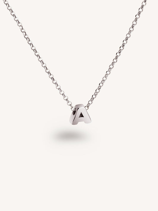 Zilveren ketting met gepersonaliseerd initiaal